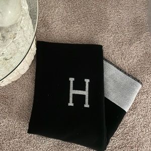 H Blanket